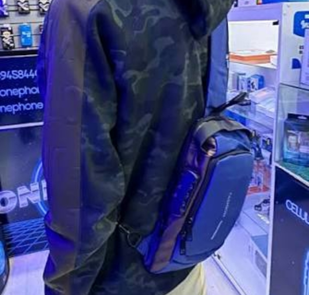 Mochila MIVOR ManosLibres Antirrobo — USB, Impermeable y Cierres Ocultos