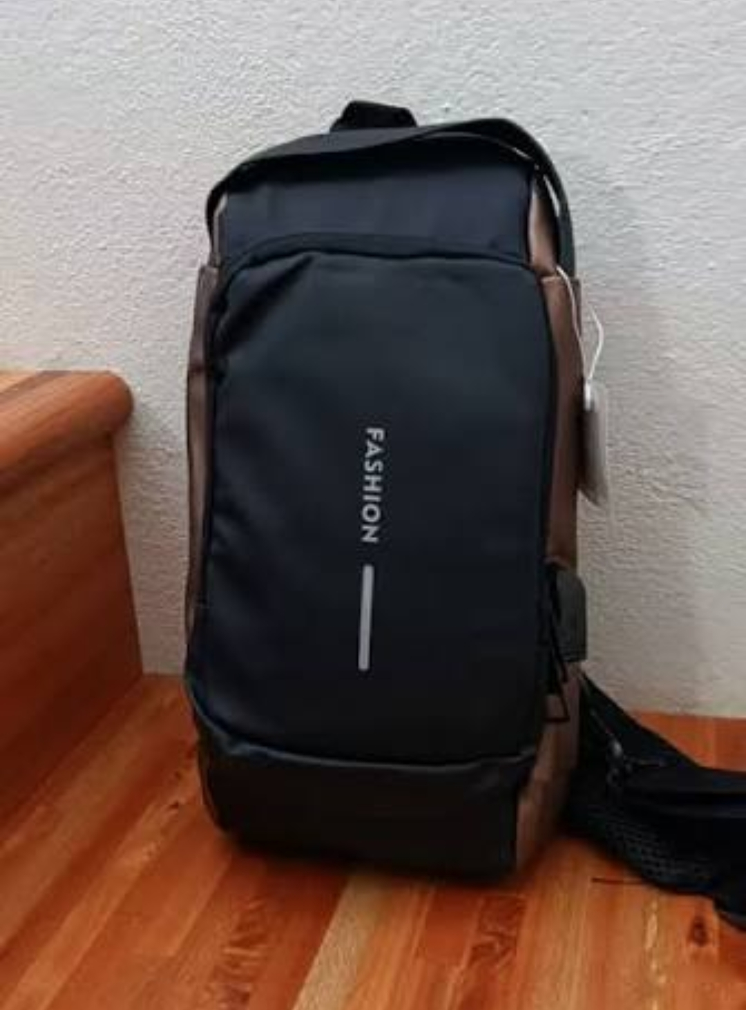 Mochila MIVOR ManosLibres Antirrobo — USB, Impermeable y Cierres Ocultos